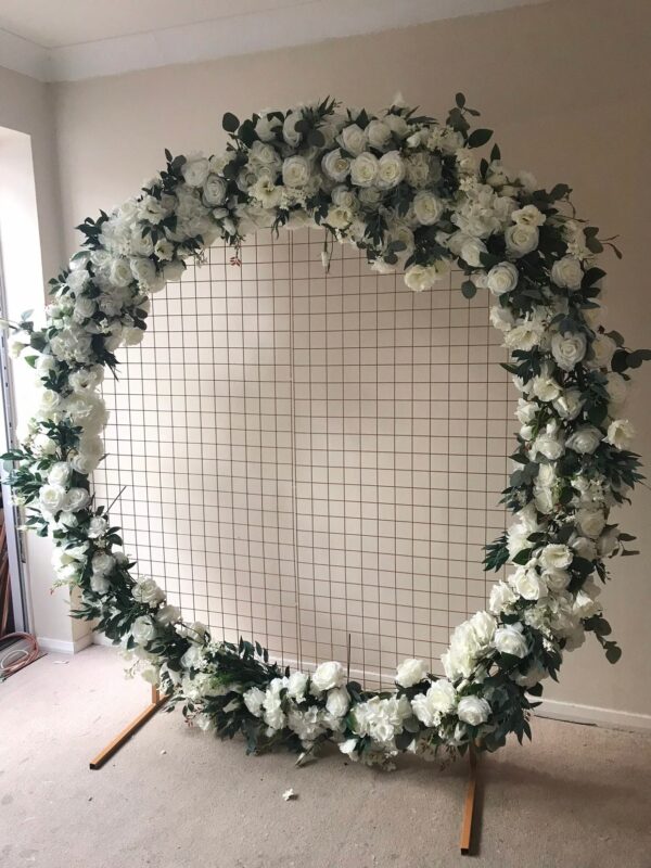 Moongate Wedding Flower Garland - Image 3