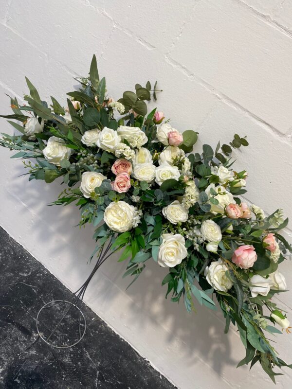 White and Pink Rose Wedding Flower Centrepiece - Image 7