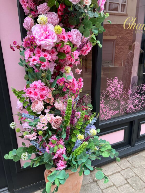 LUXE Pink Shop Flower Garland - Image 4