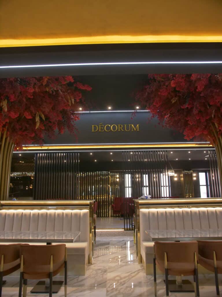 IVY CRUZ Flower Walls, Floral Arrangements | Commercial and Functions