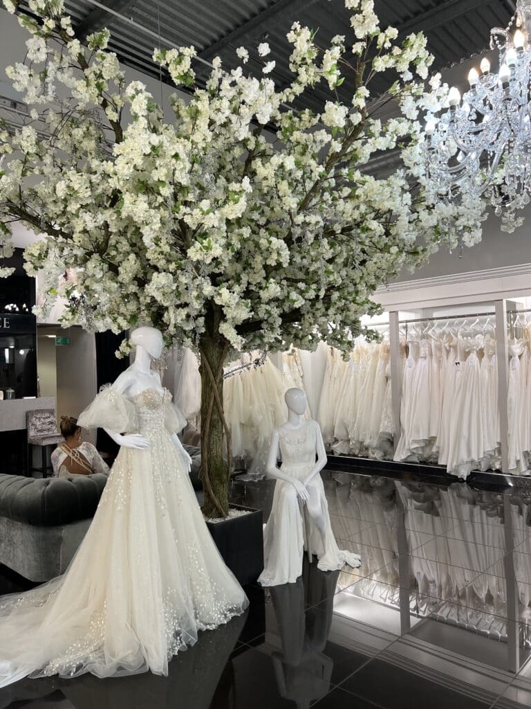 IVY CRUZ Flower Walls, Floral Arrangements | Commercial and Functions