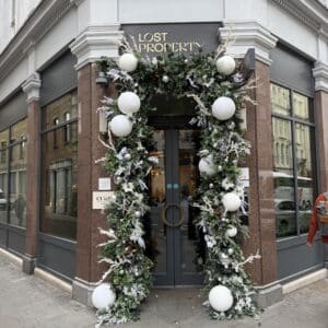 Luxury Frosted Christmas Doorway Garland – Elegant Outdoor Festive Entrance Display