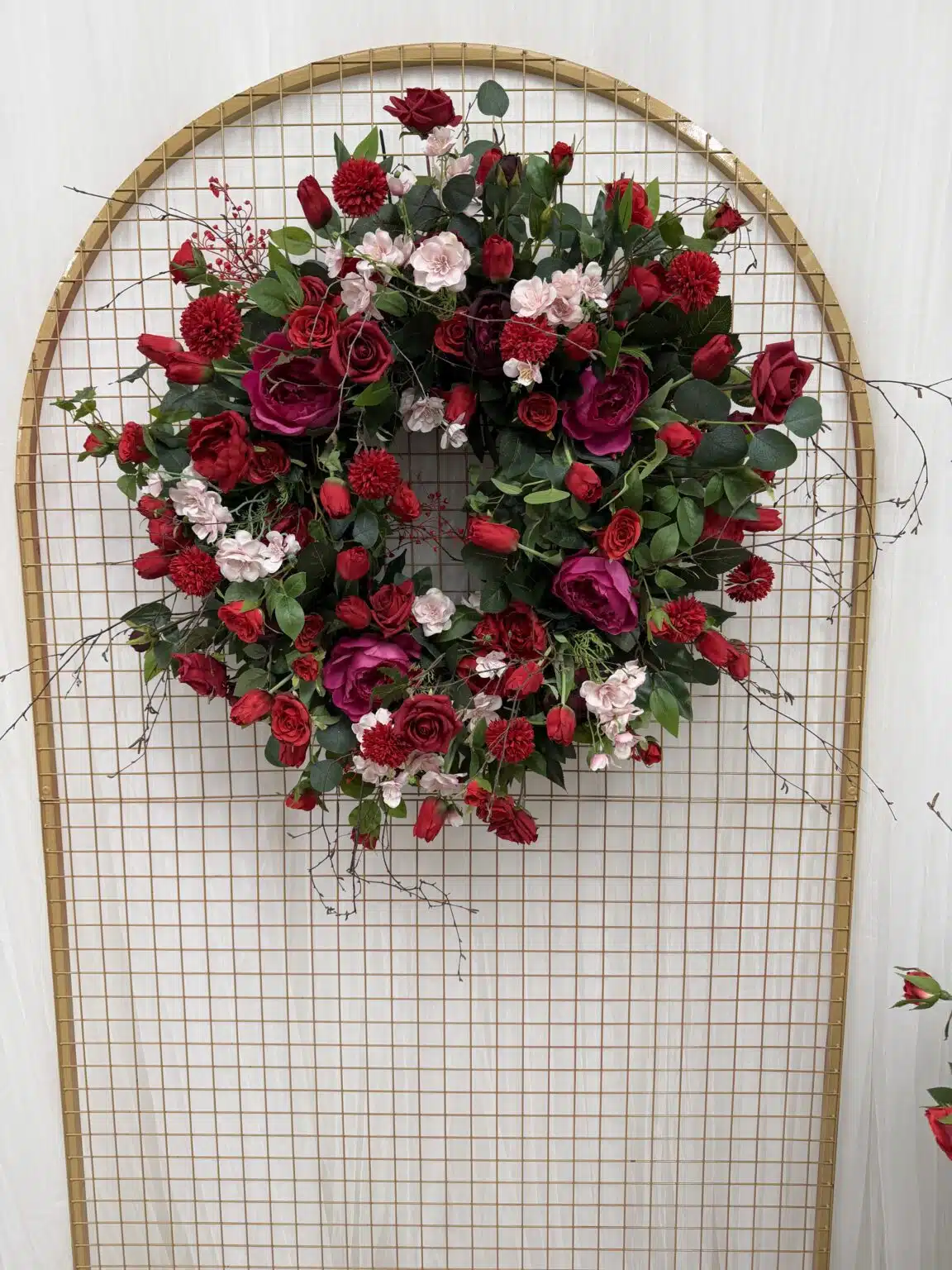 IVY CRUZ Flower Walls, Floral Arrangements | Commercial and Functions XL Red Flower Door Wreath & Coordinating XL Hanging Basket (65–70 cm) - Image 3