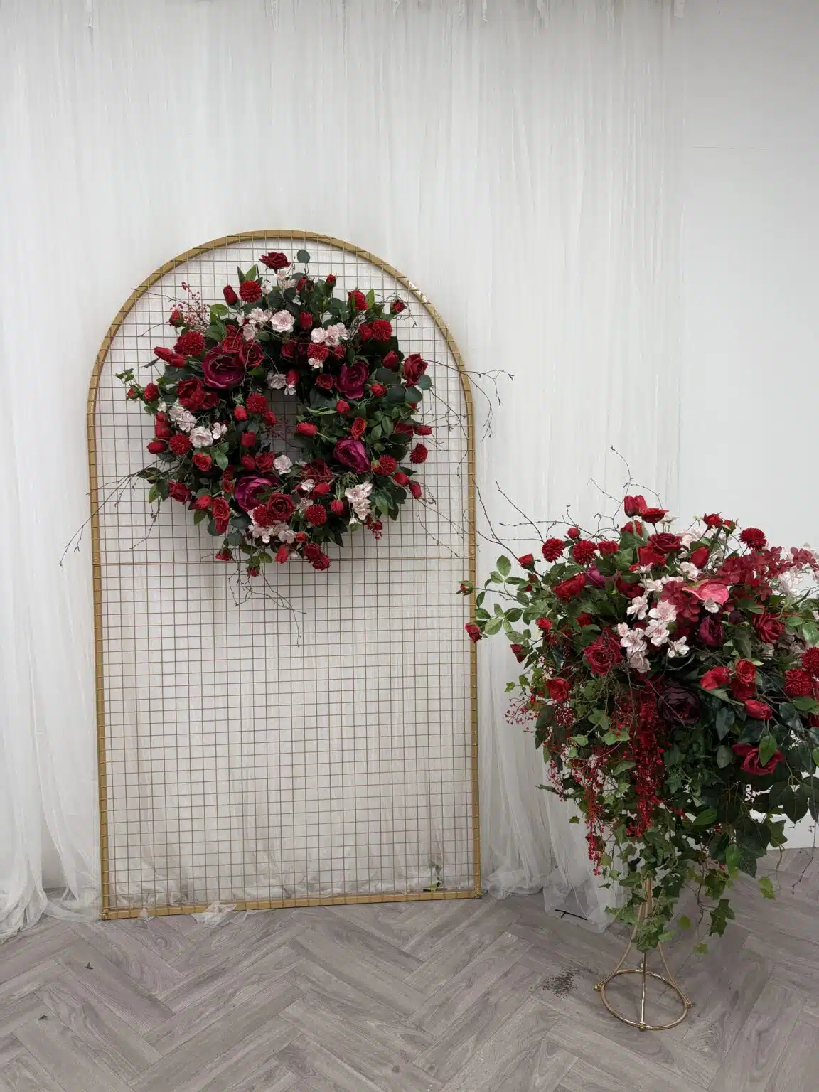 IVY CRUZ Flower Walls, Floral Arrangements | Commercial and Functions XL Red Flower Door Wreath & Coordinating XL Hanging Basket (65–70 cm) - Image 4