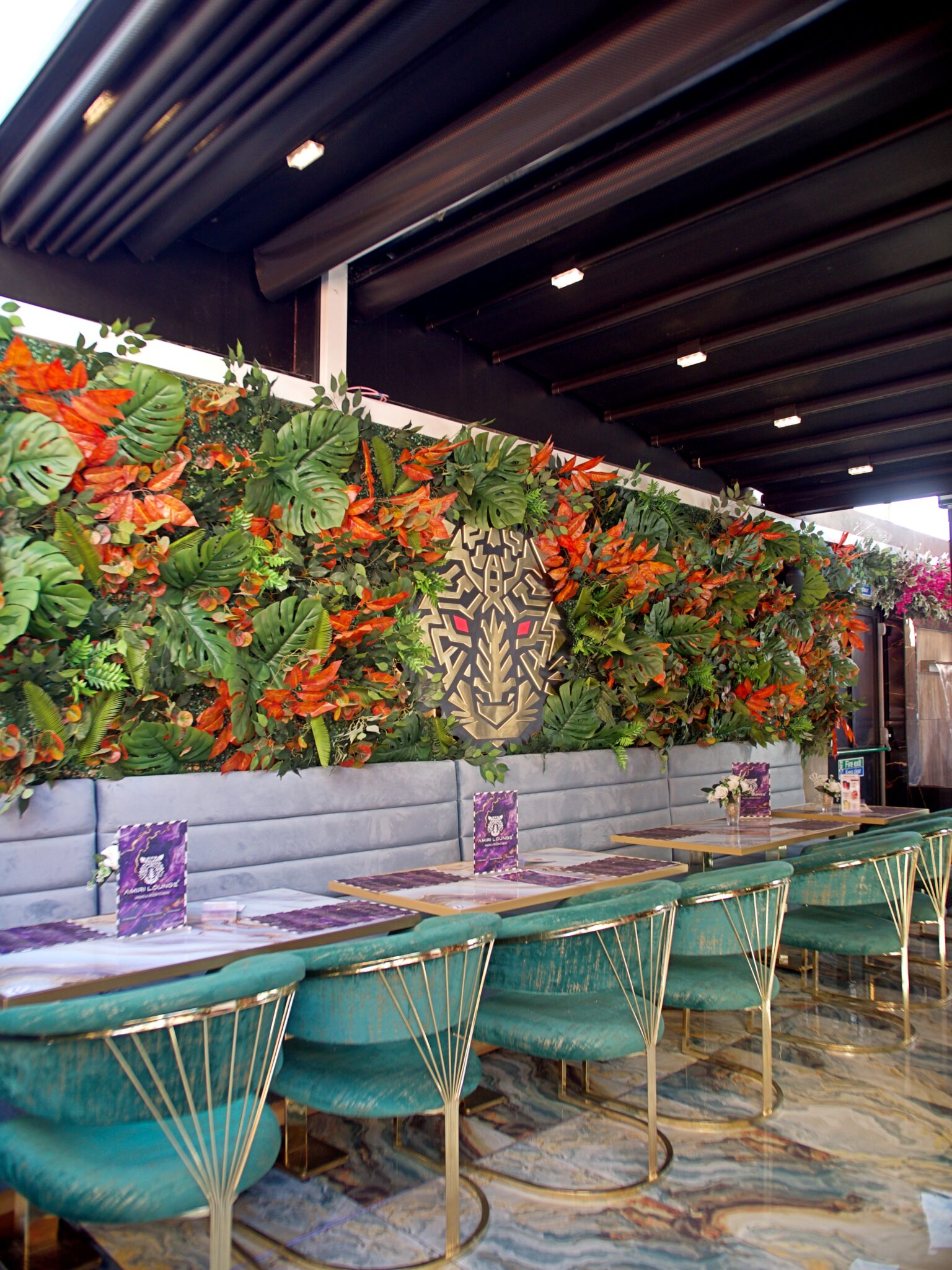 Amiri Lounge Ealing - P1422739