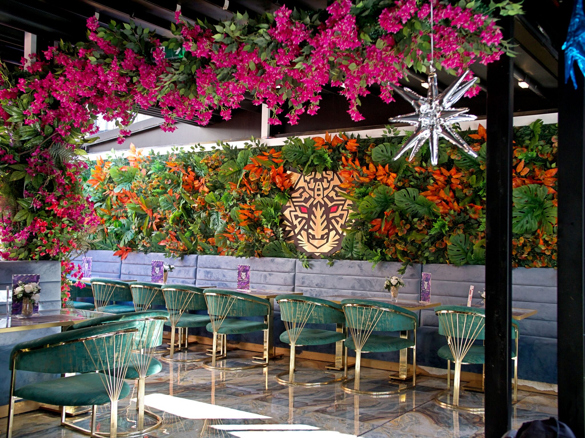 Amiri Lounge Ealing - P1422750