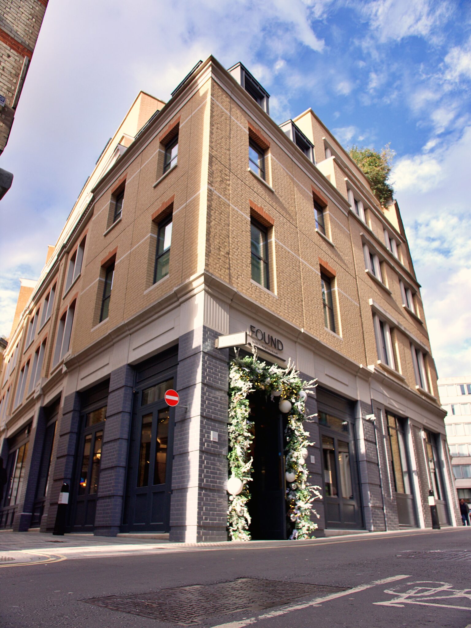 Lost Property - P1433139