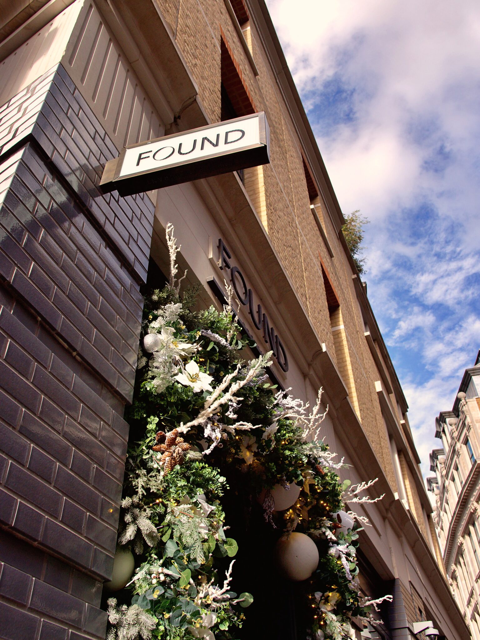 Lost Property - P1433151