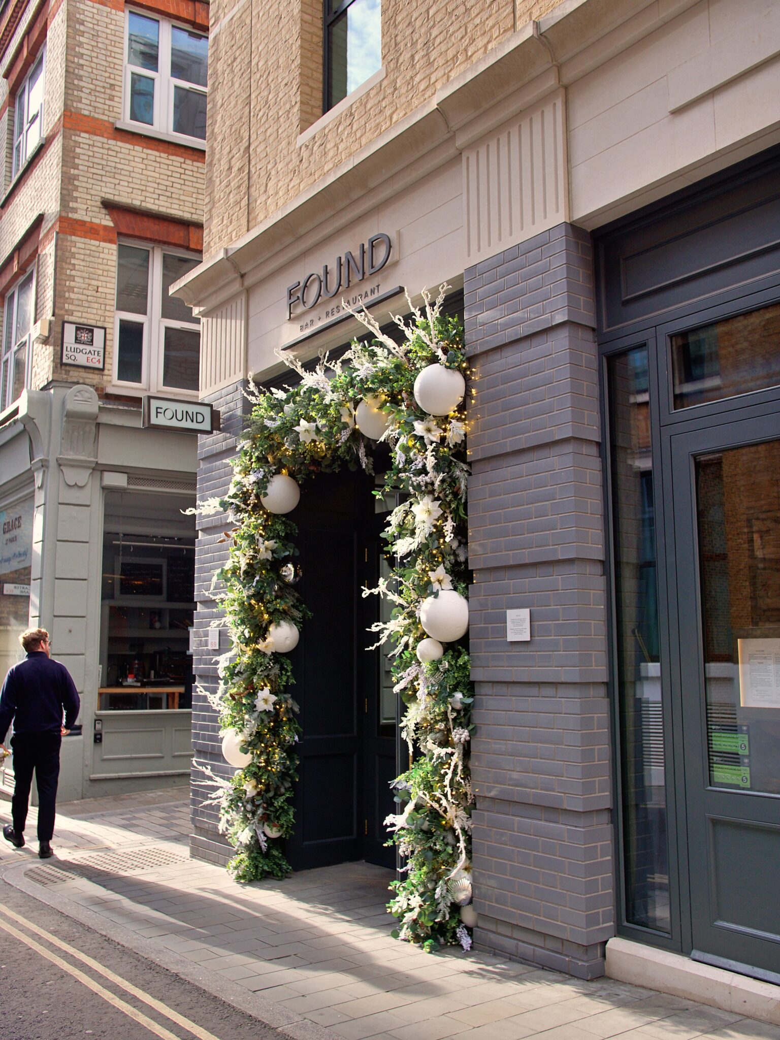 Lost Property - P1433154