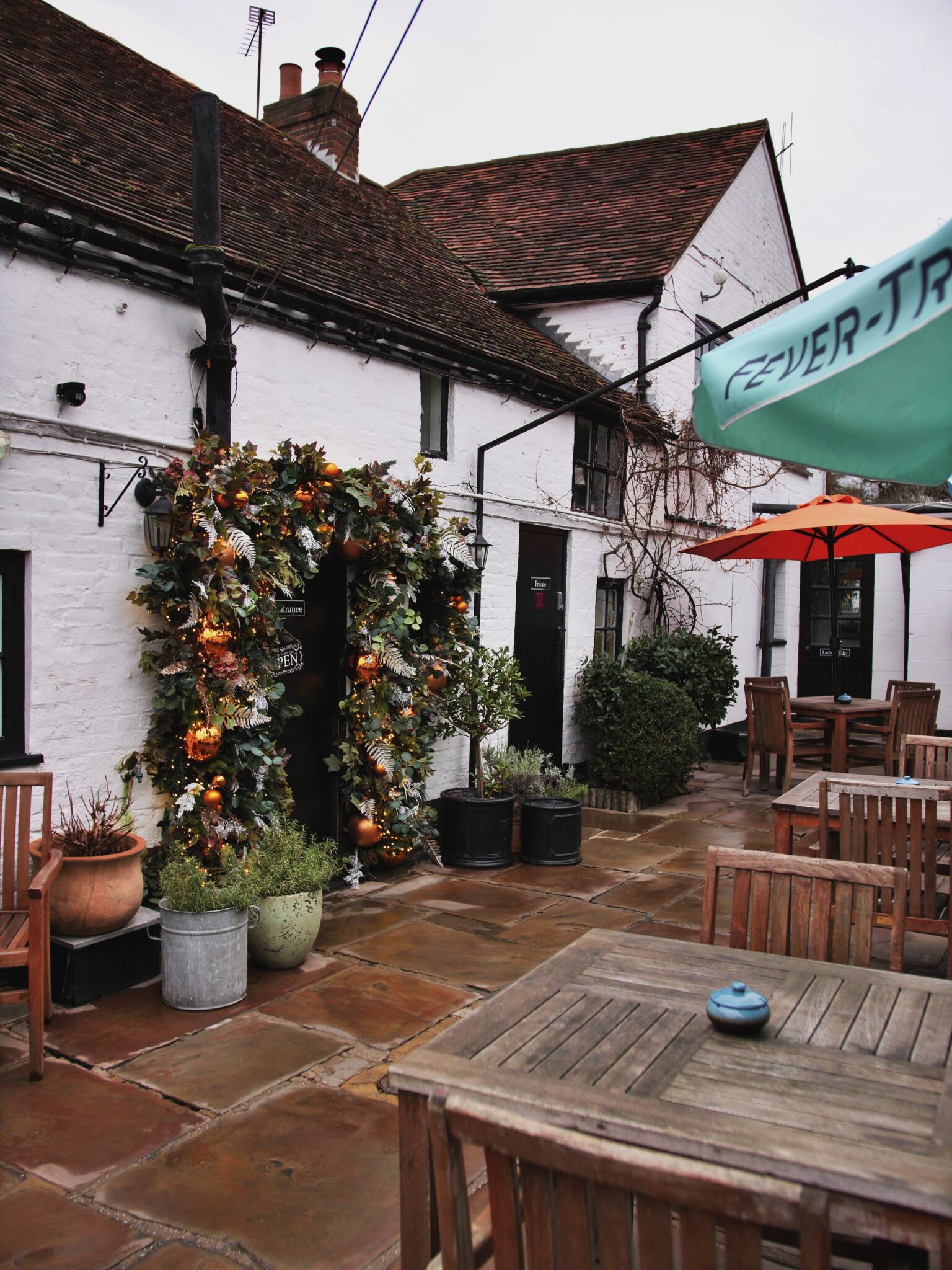 The Crown at Bray - P1433377