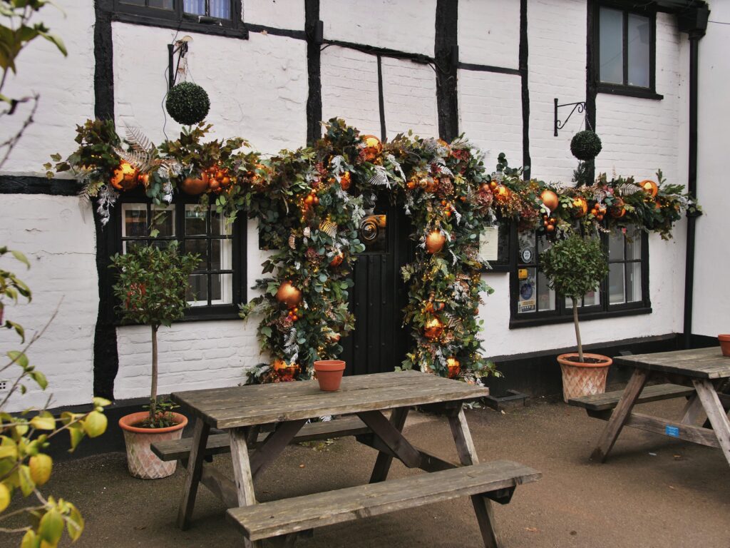 IVY CRUZ Flower Walls, Floral Arrangements | Commercial and Functions The Crown at Bray - P1433461